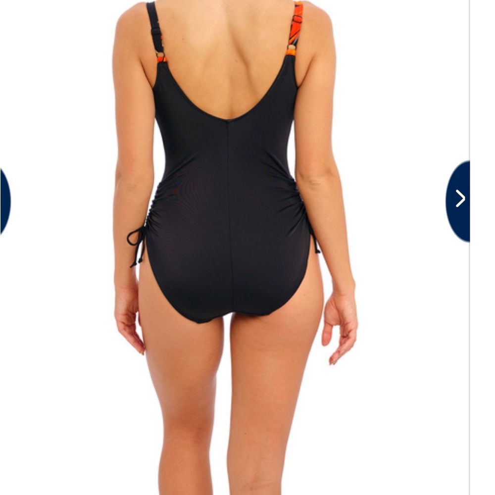 Swimsuit - Picture 4 of 7
